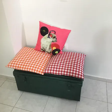 Апартаменты Emerald Cozy *